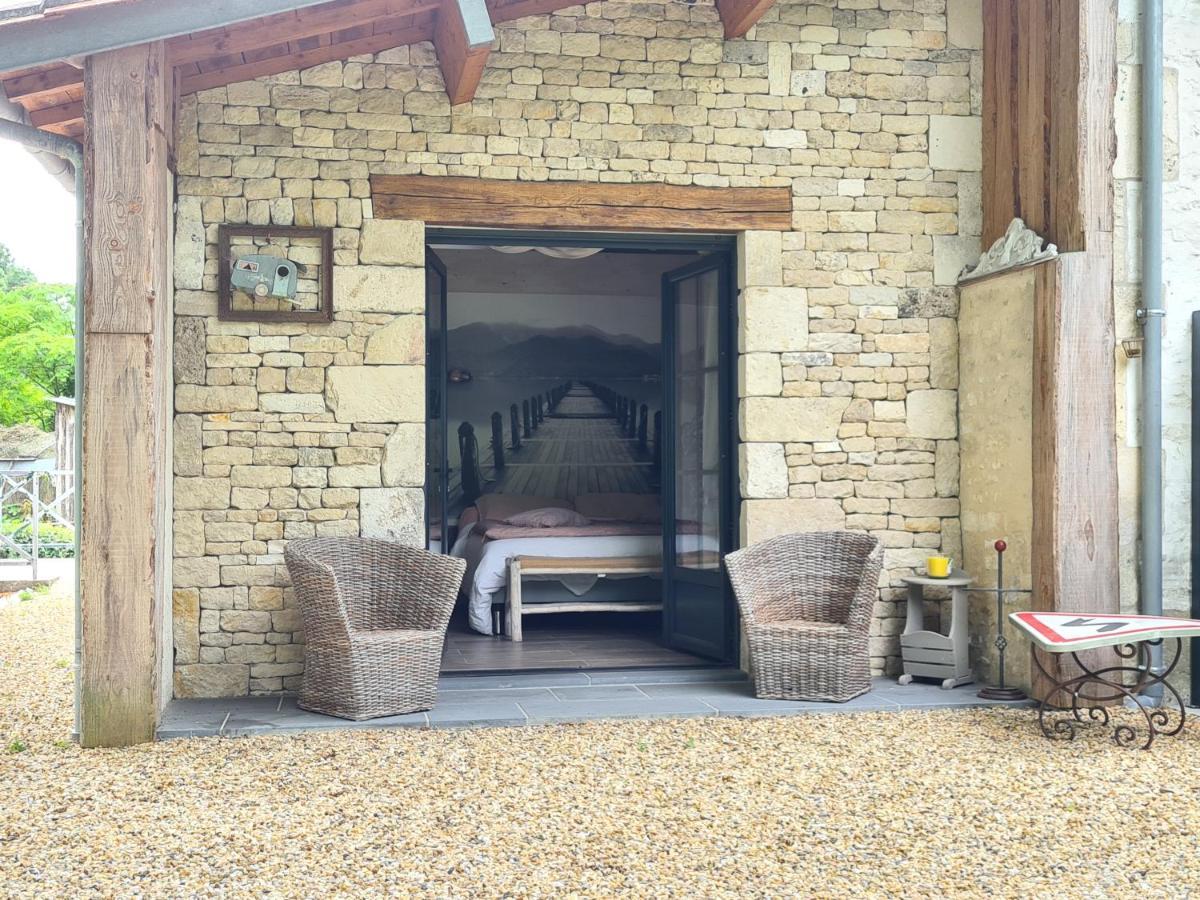 Le P'Tit Nid De Gabriel Bed and Breakfast Les Touches-de-Périgny Εξωτερικό φωτογραφία