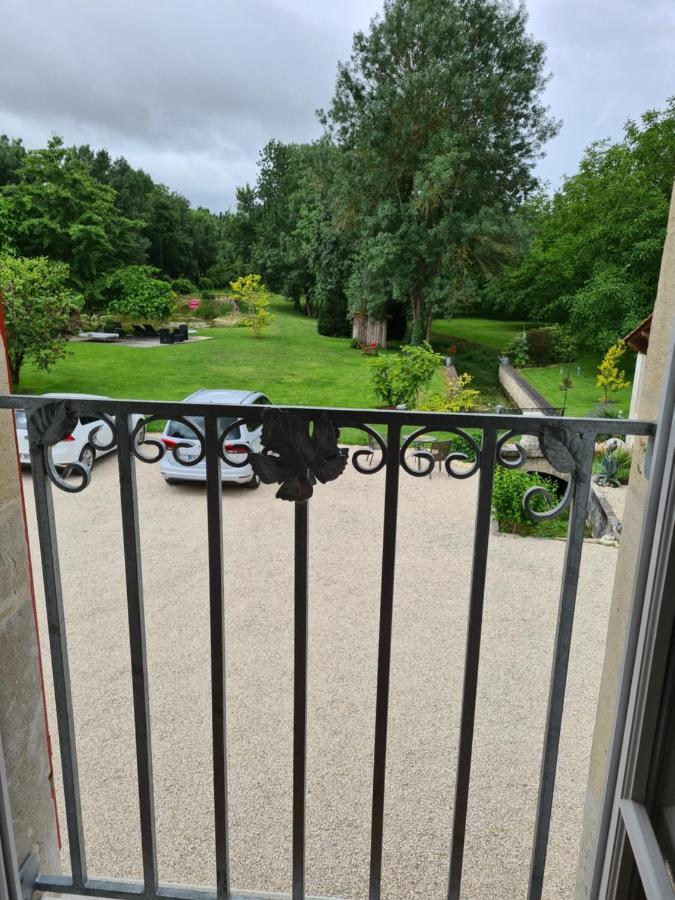 Le P'Tit Nid De Gabriel Bed and Breakfast Les Touches-de-Périgny Εξωτερικό φωτογραφία
