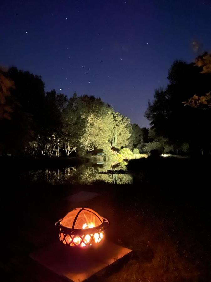 Le P'Tit Nid De Gabriel Bed and Breakfast Les Touches-de-Périgny Εξωτερικό φωτογραφία