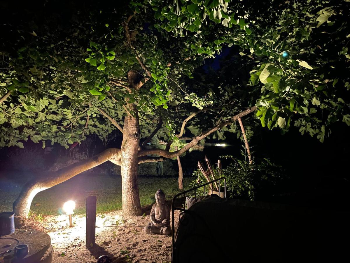 Le P'Tit Nid De Gabriel Bed and Breakfast Les Touches-de-Périgny Εξωτερικό φωτογραφία