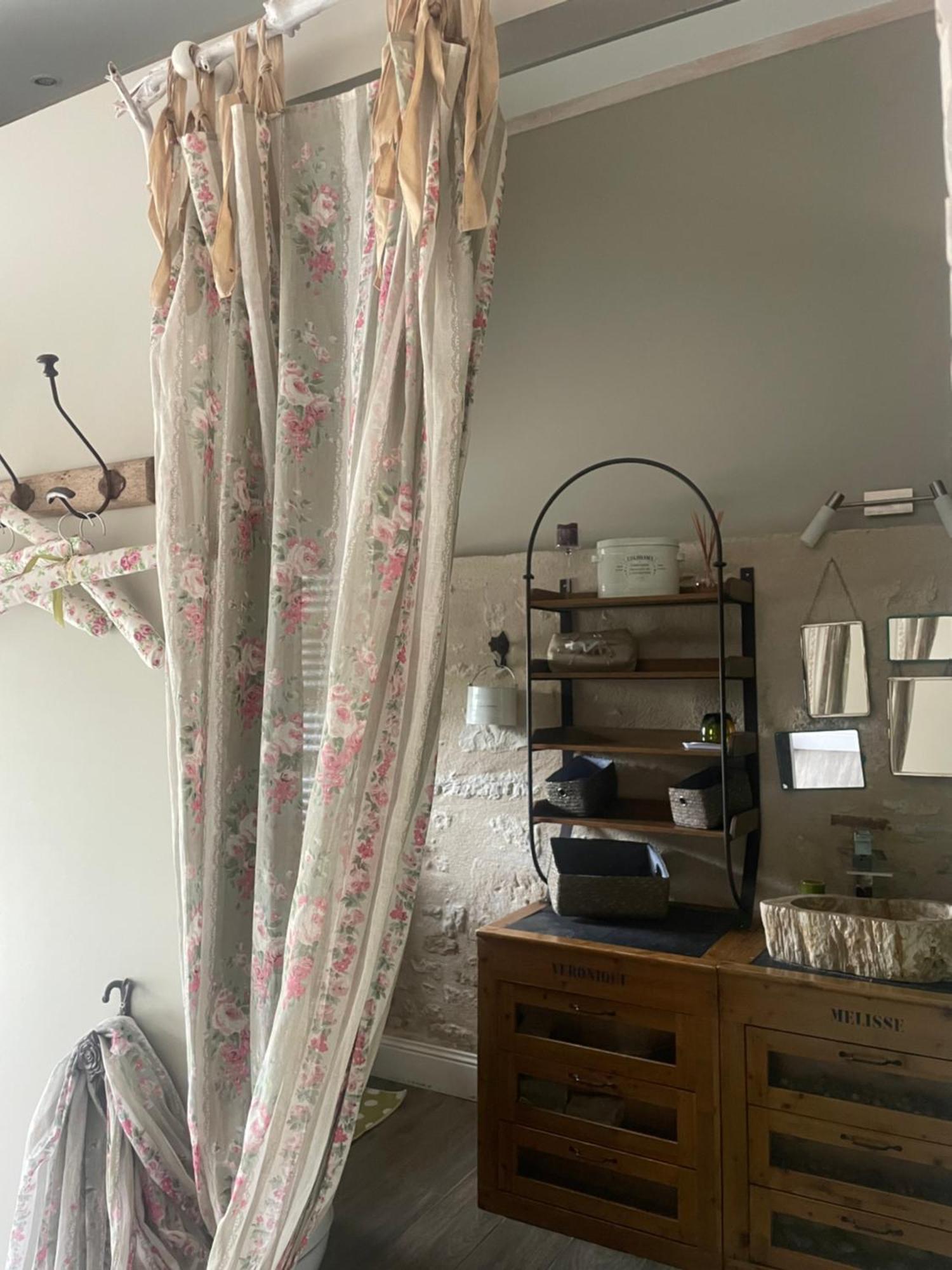 Le P'Tit Nid De Gabriel Bed and Breakfast Les Touches-de-Périgny Εξωτερικό φωτογραφία