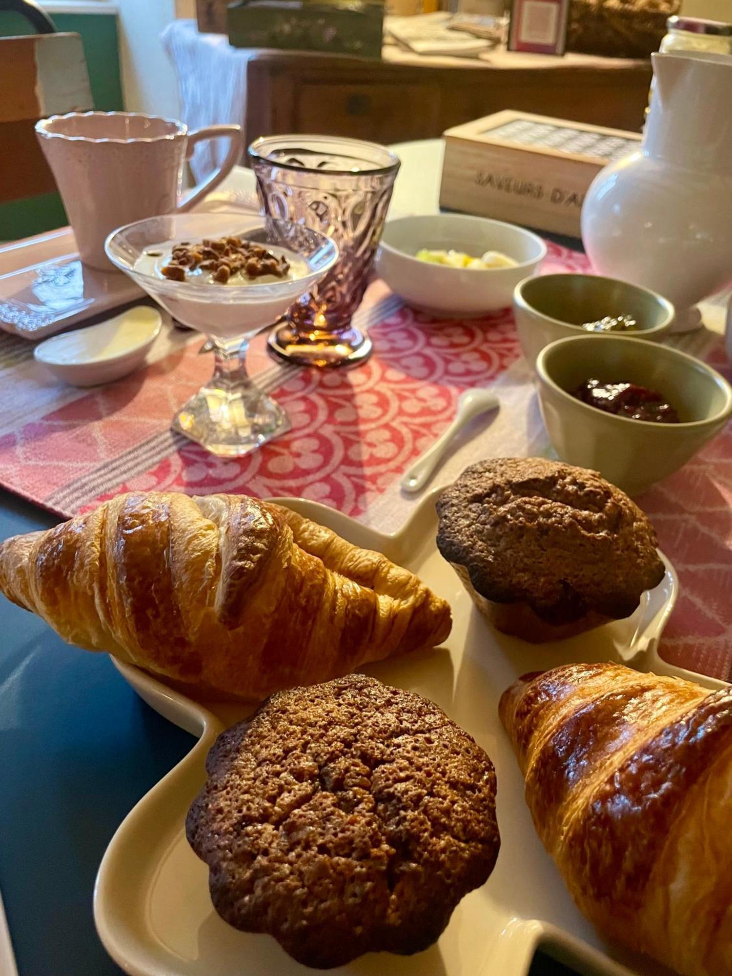 Le P'Tit Nid De Gabriel Bed and Breakfast Les Touches-de-Périgny Εξωτερικό φωτογραφία